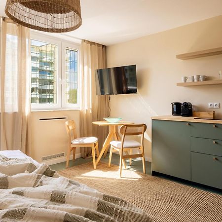Апартаменти Four Seasons Old Town - Spring Варшава Екстер'єр фото
